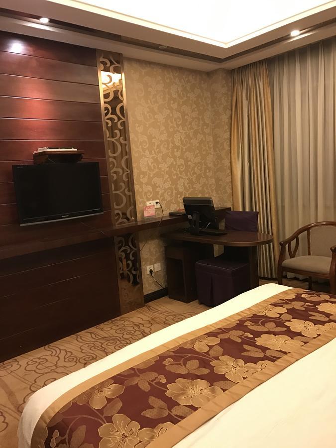 Huayu Paradise International Hotel Lhasa Exterior photo